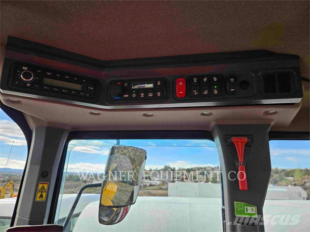 CAT 938 Kolesni nakladalci