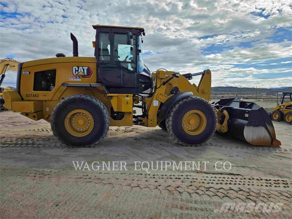 CAT 938 Kolesni nakladalci