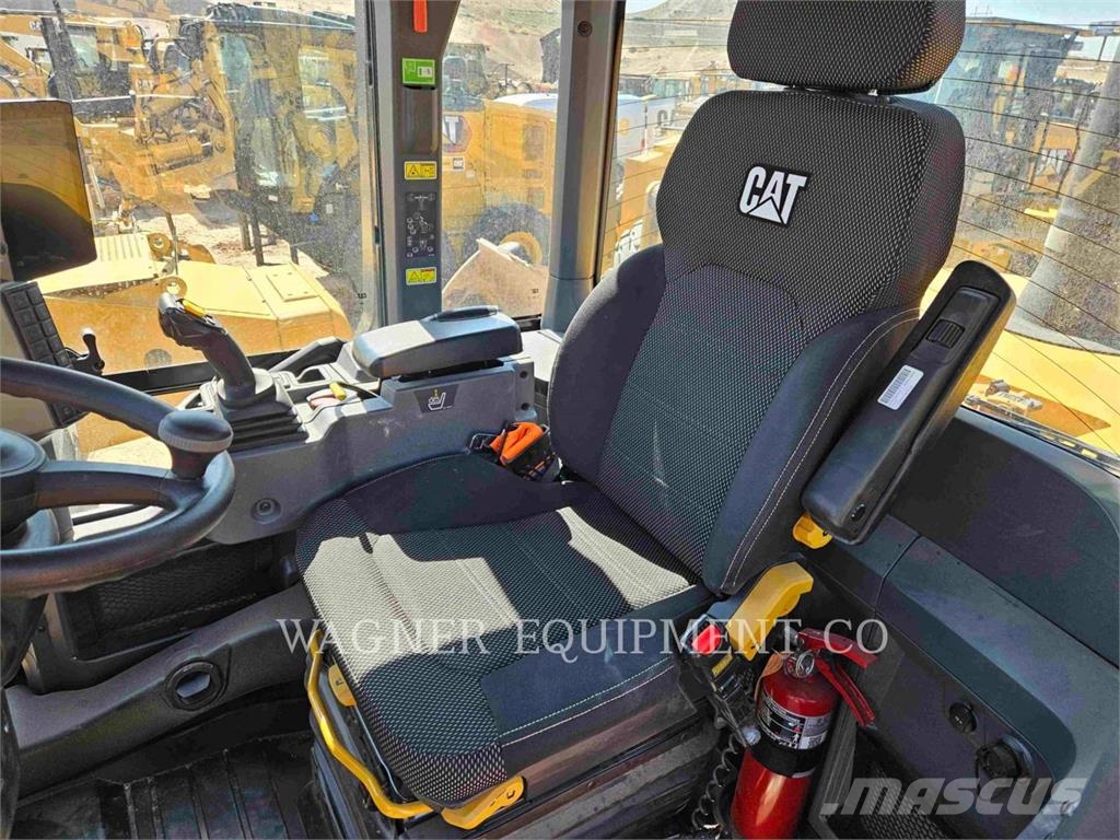 CAT 938 Wheel loaders