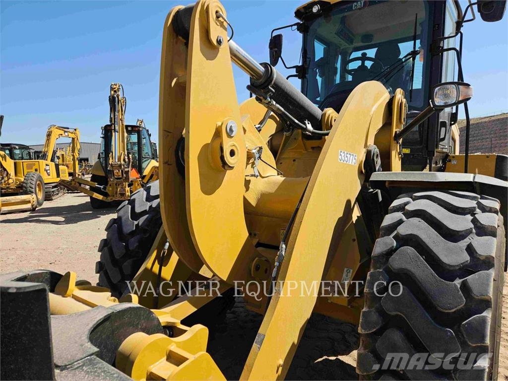 CAT 938 Wheel loaders