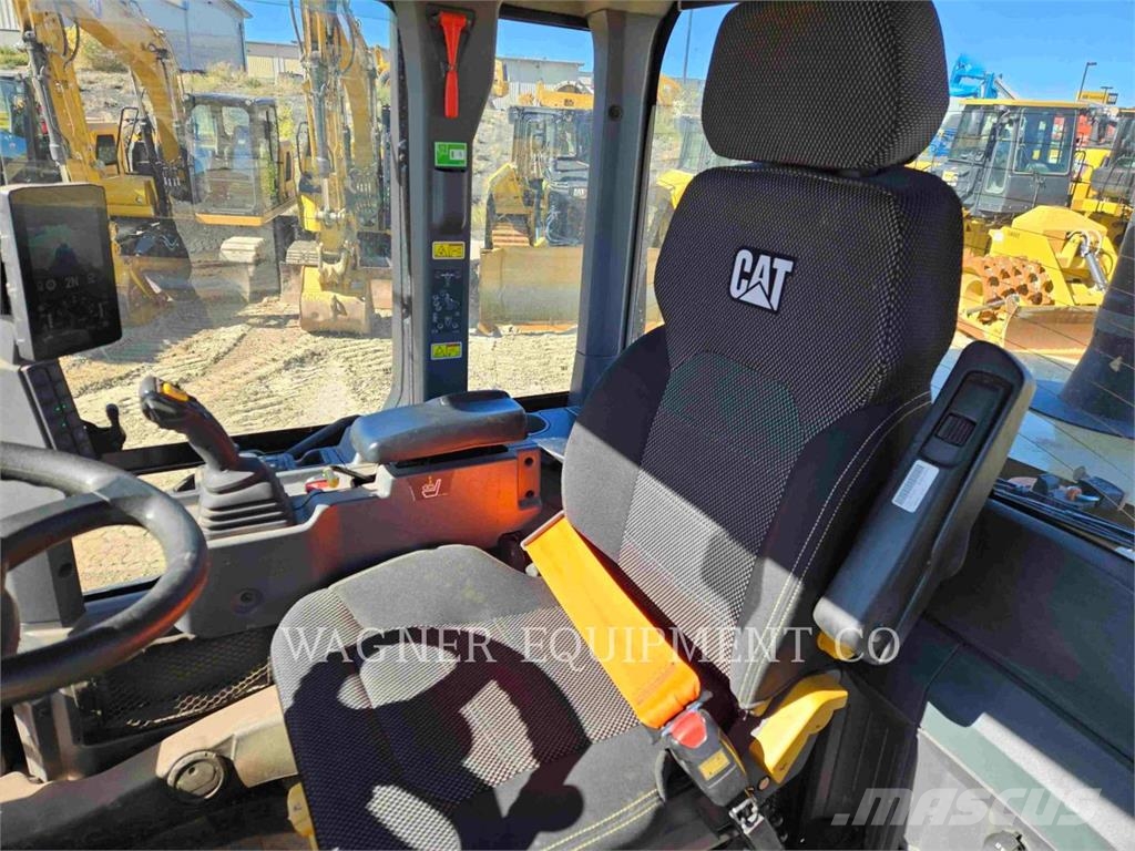 CAT 938 Wheel loaders