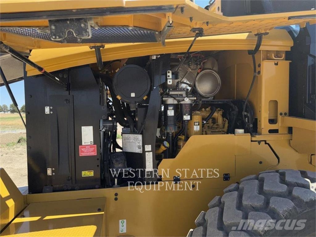 CAT 938 Rataslaadurid