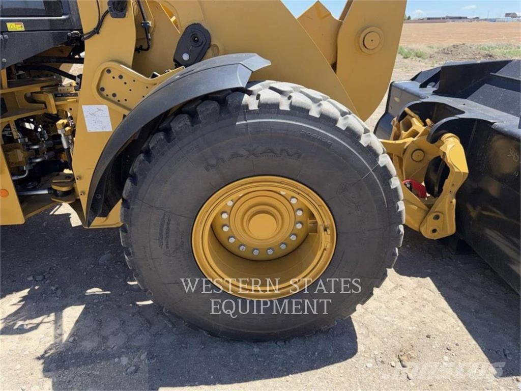 CAT 938 Rataslaadurid