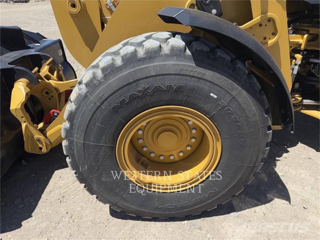 CAT 938 Rataslaadurid