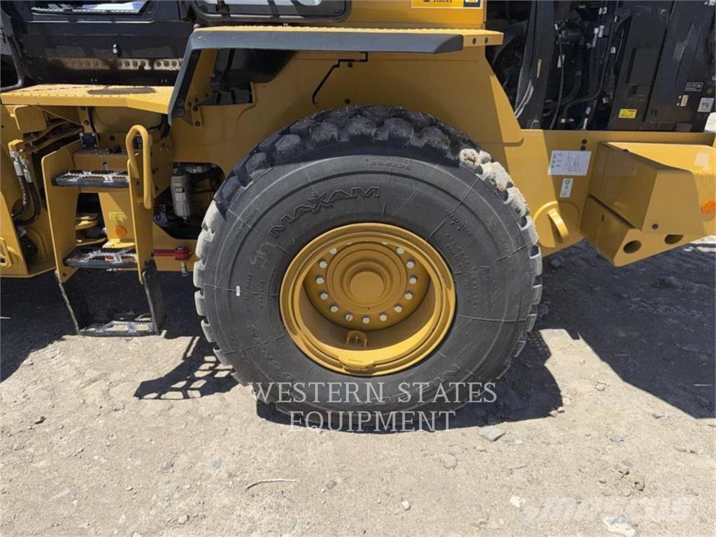 CAT 938 Rataslaadurid