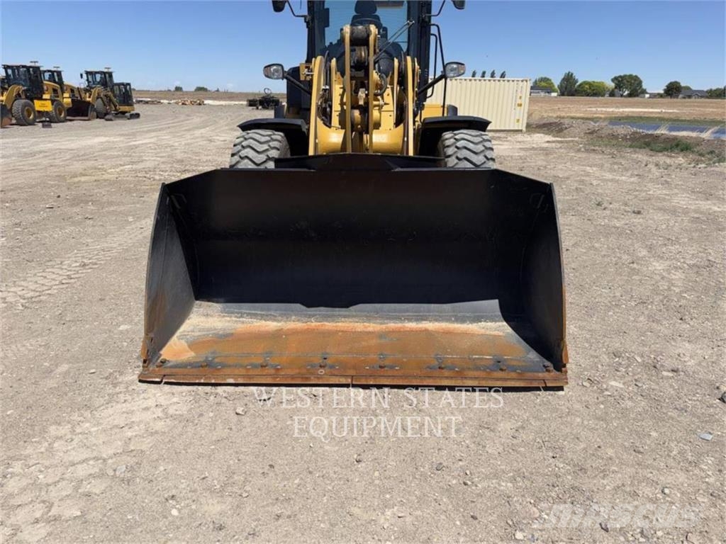 CAT 938 Rataslaadurid