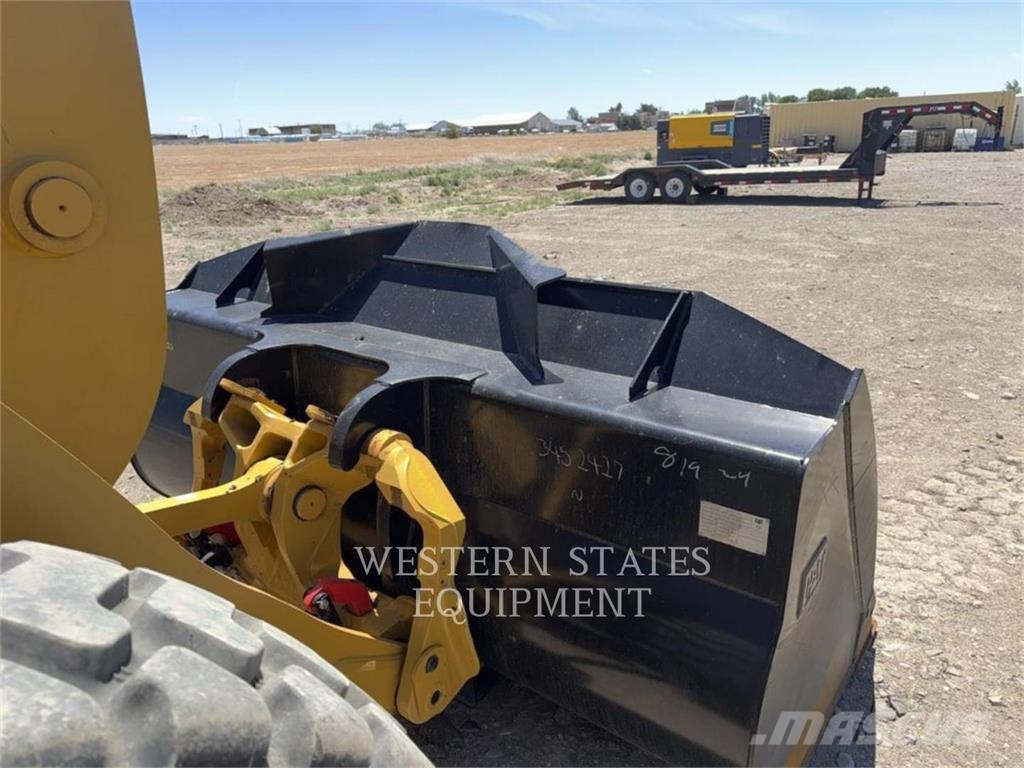 CAT 938 Rataslaadurid