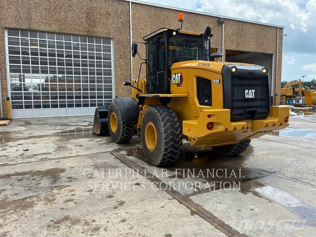 CAT 938-14 Kolové nakladače