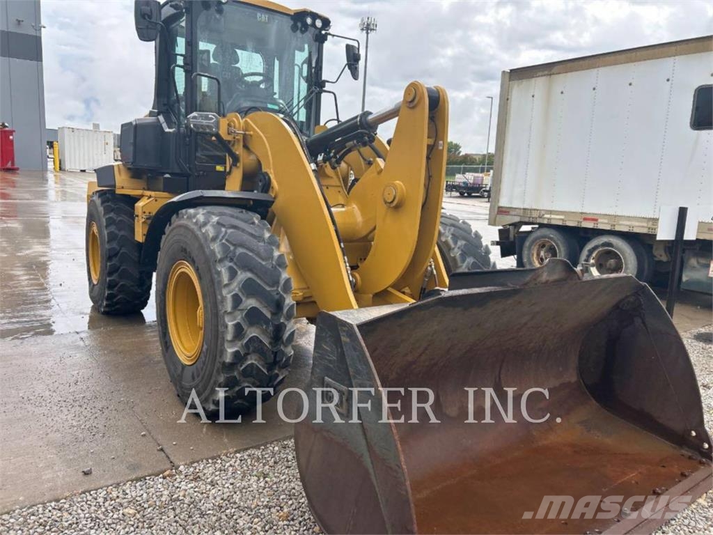 CAT 938-14 Rataslaadurid