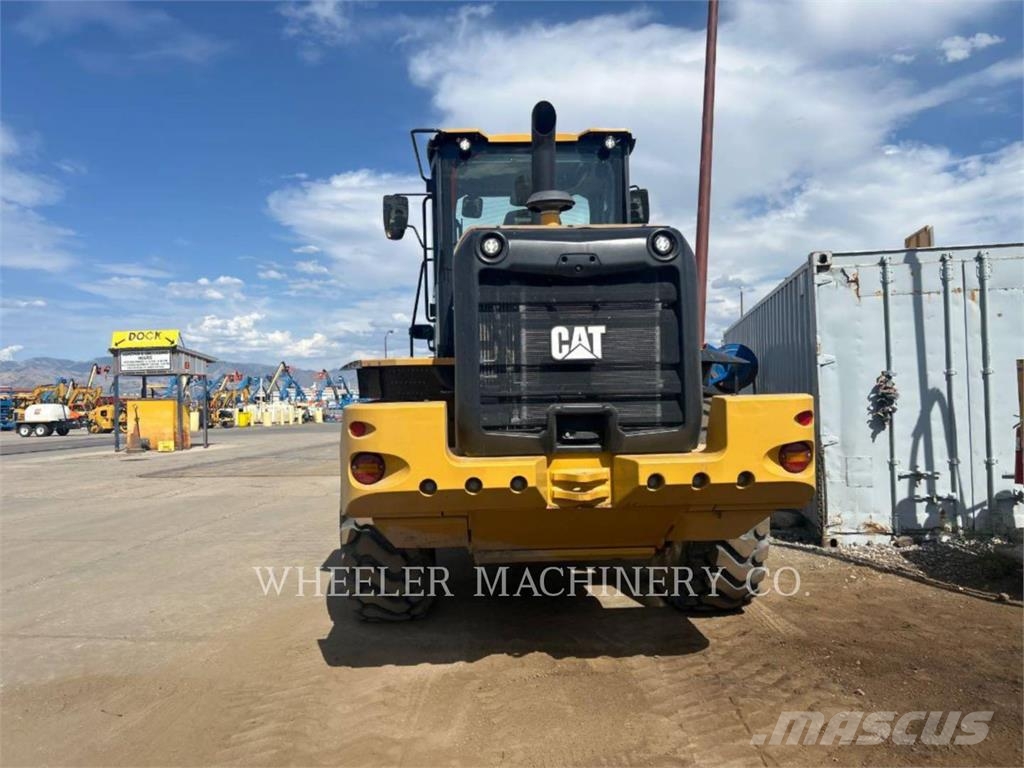 CAT 938 QC Gumikerekes homlokrakodók
