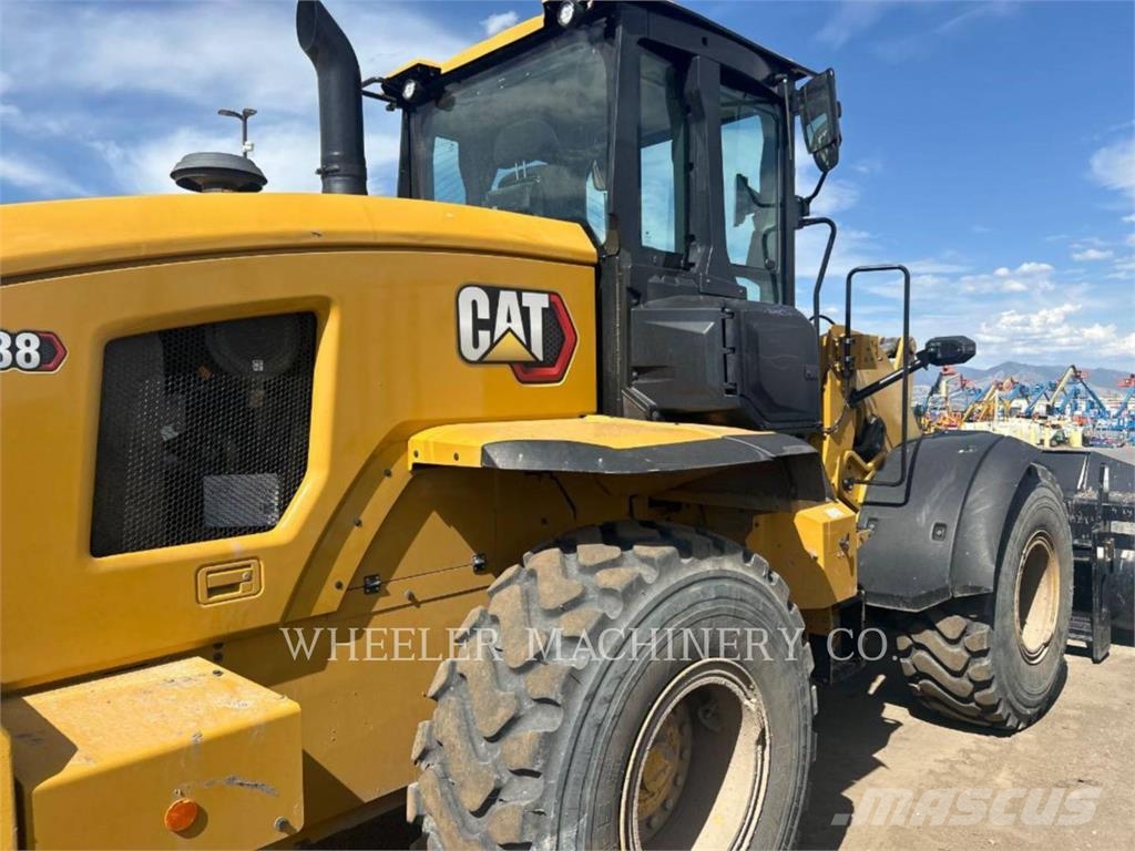 CAT 938 QC Gumikerekes homlokrakodók