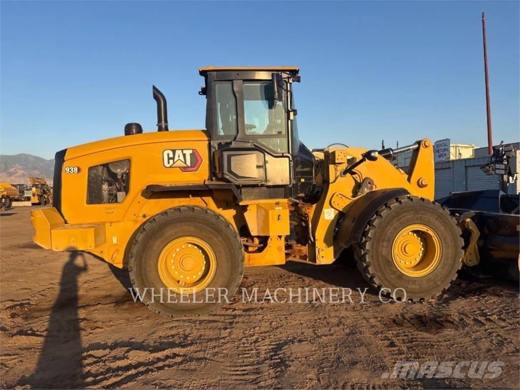 CAT 938 QC Gumikerekes homlokrakodók
