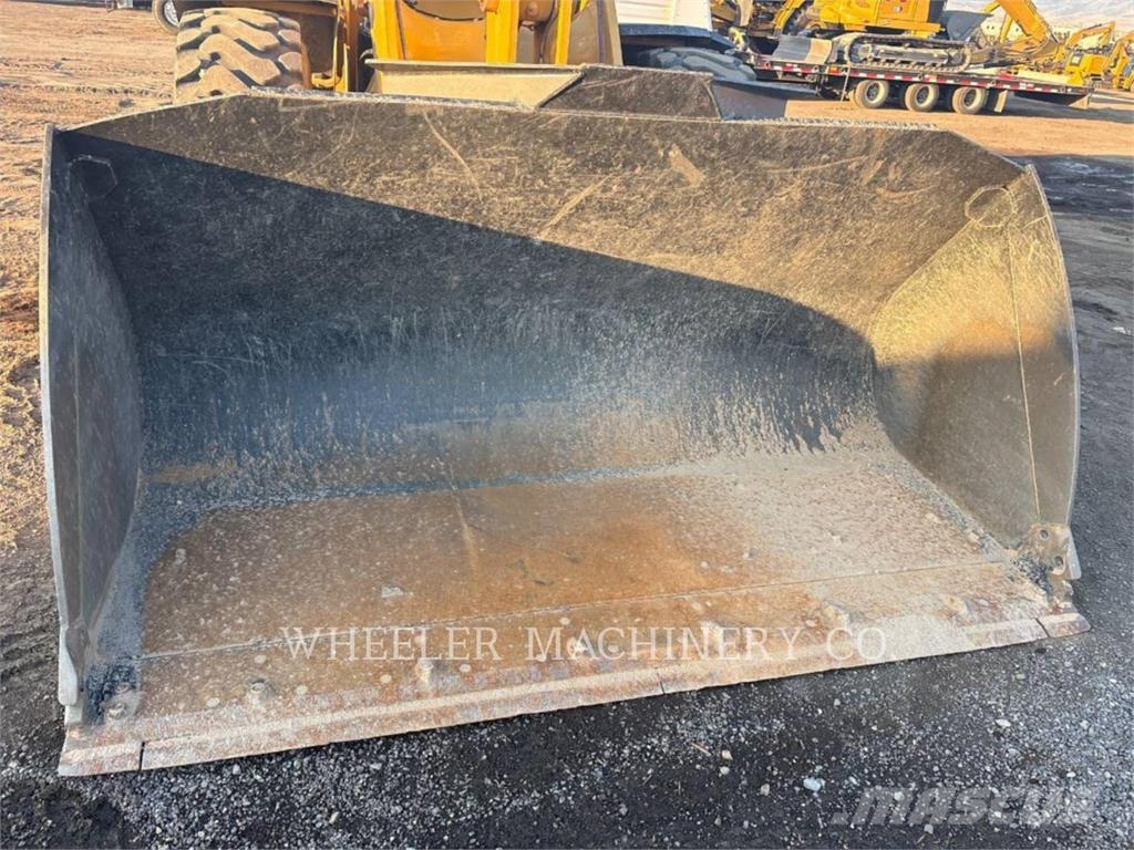 CAT 938 QC Gumikerekes homlokrakodók
