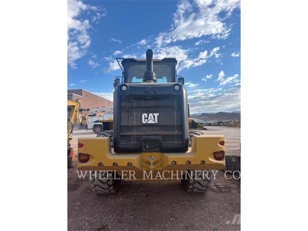 CAT 938 QC Gumikerekes homlokrakodók