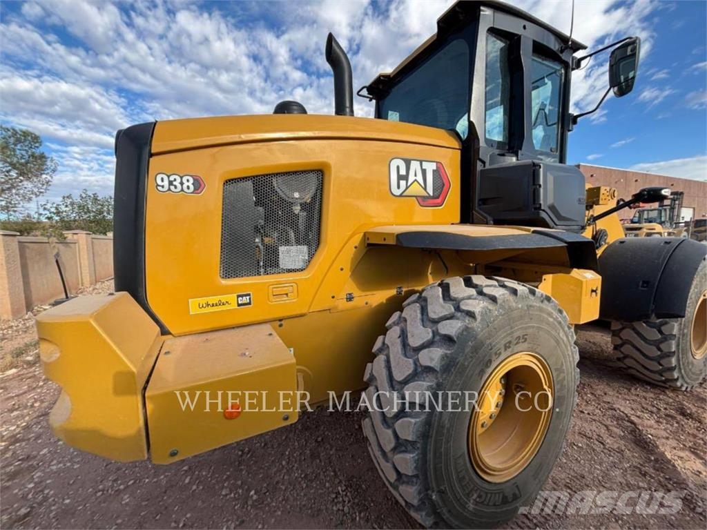 CAT 938 QC Gumikerekes homlokrakodók