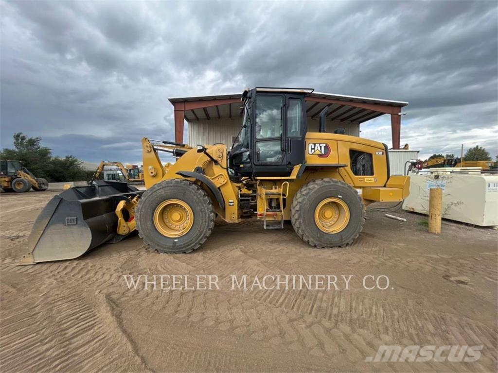 CAT 938 QC Gumikerekes homlokrakodók