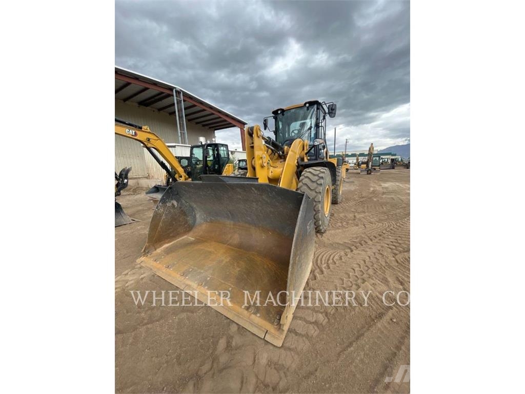 CAT 938 QC Gumikerekes homlokrakodók