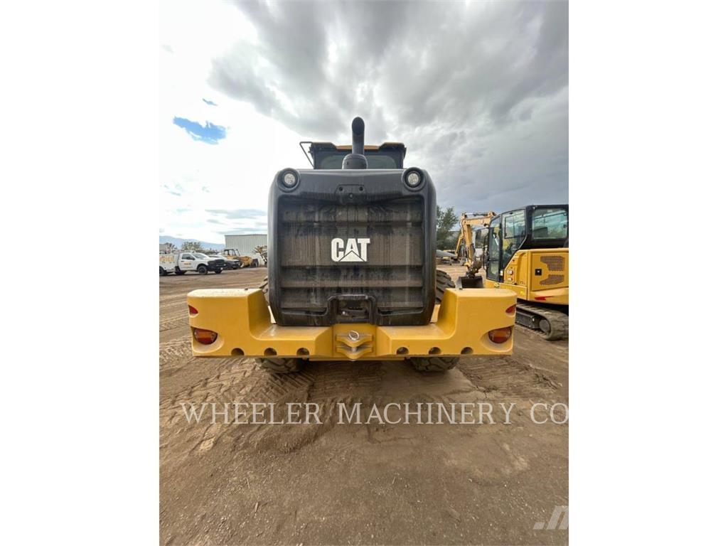 CAT 938 QC Gumikerekes homlokrakodók