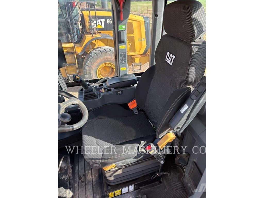 CAT 938 QC 3V Фронтальні навантажувачі