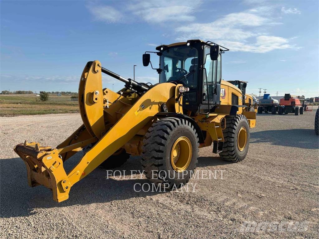 CAT 93814 لوادر بعجل