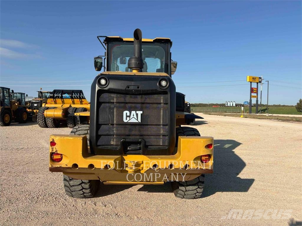CAT 93814 لوادر بعجل