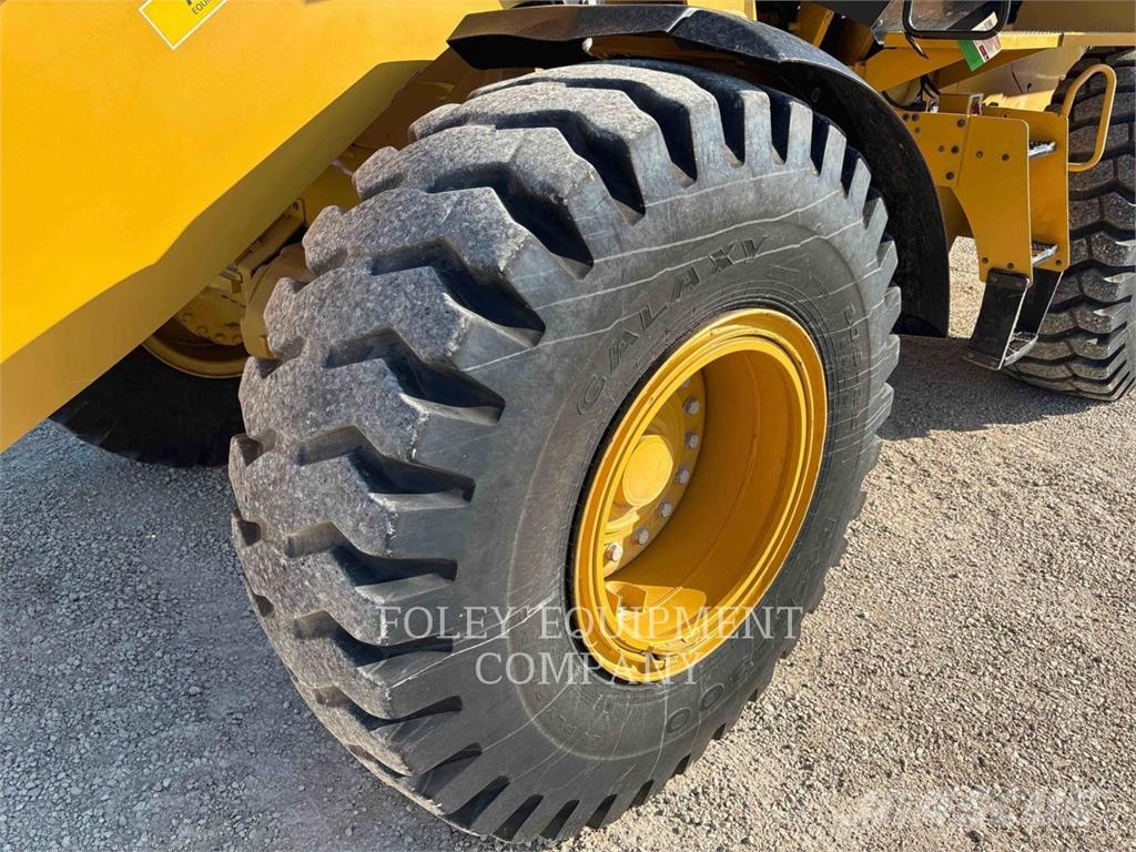 CAT 93814 لوادر بعجل