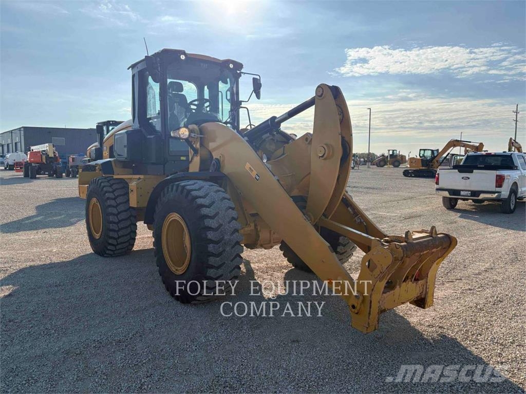 CAT 93814 لوادر بعجل