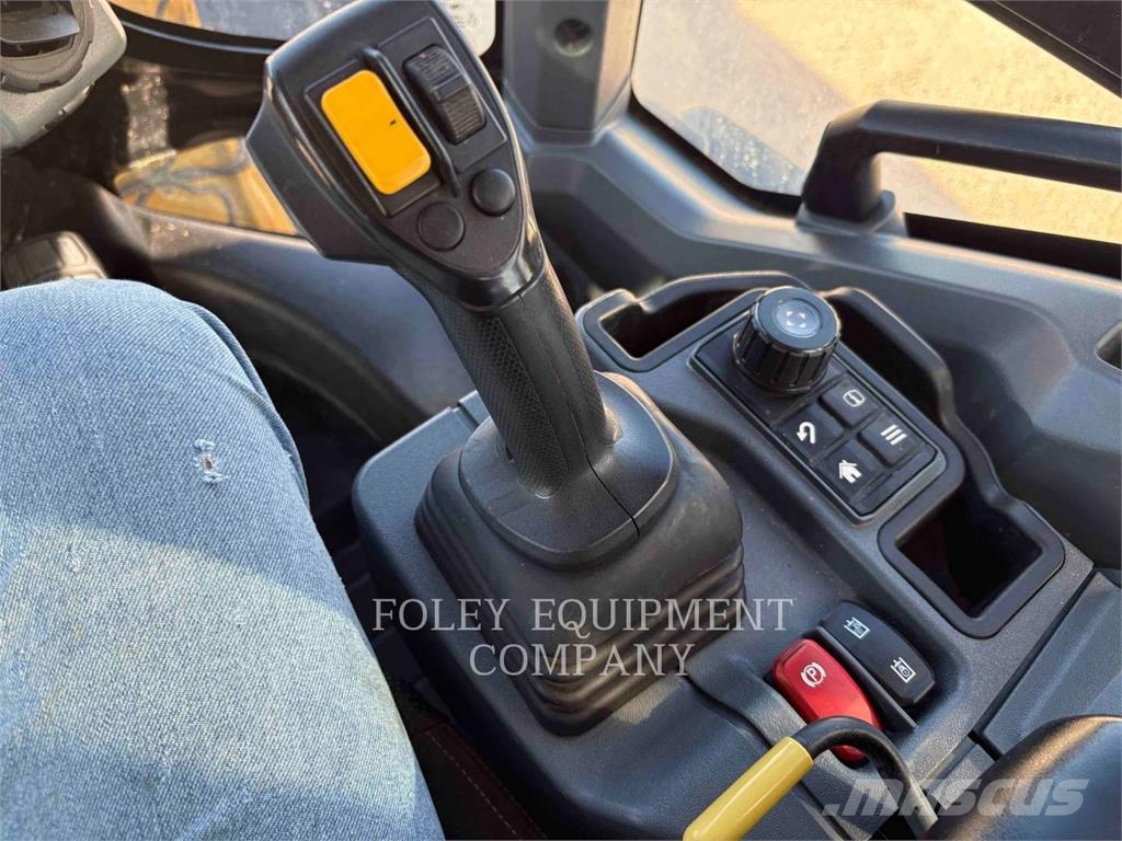 CAT 93814 لوادر بعجل