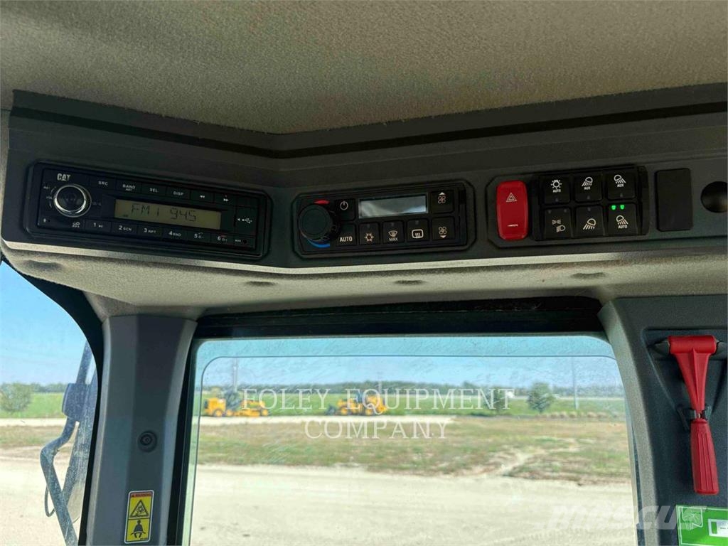 CAT 93814 لوادر بعجل