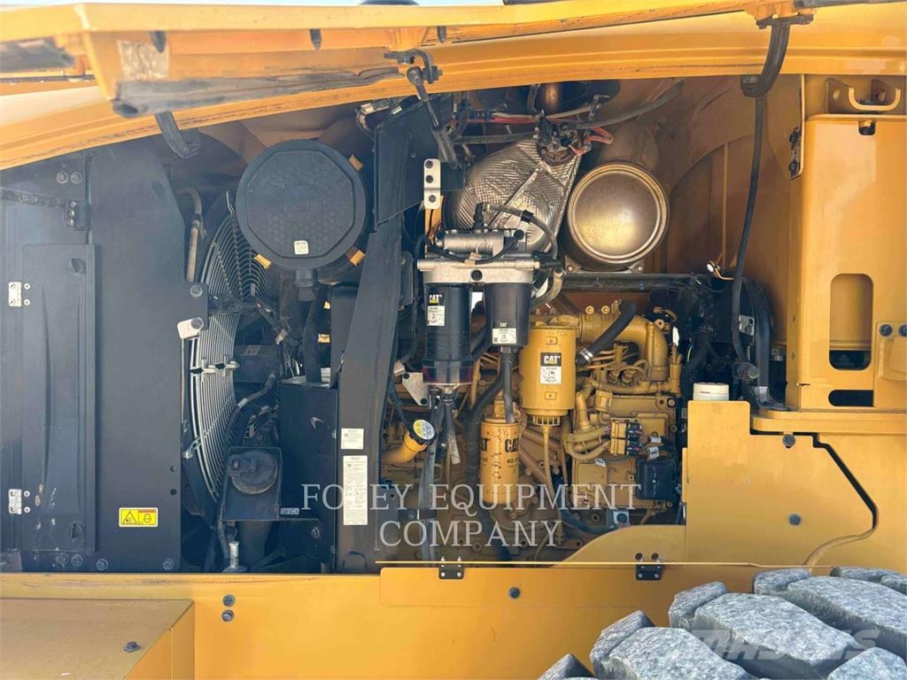 CAT 93814 لوادر بعجل
