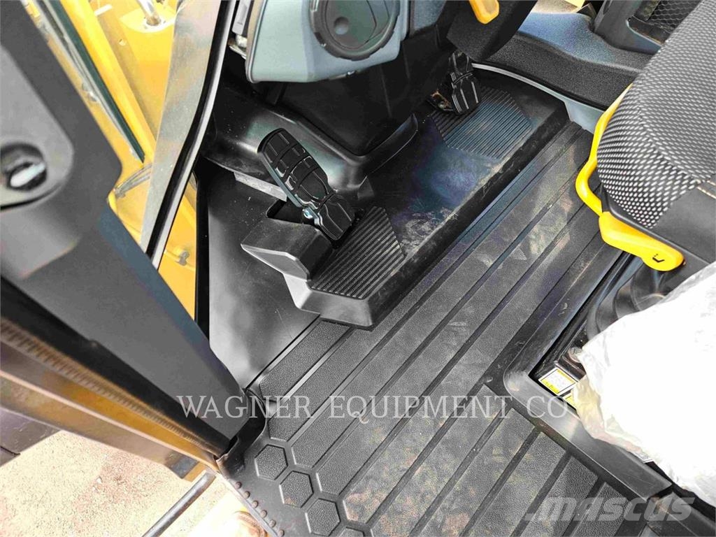 CAT 93814 Gumikerekes homlokrakodók