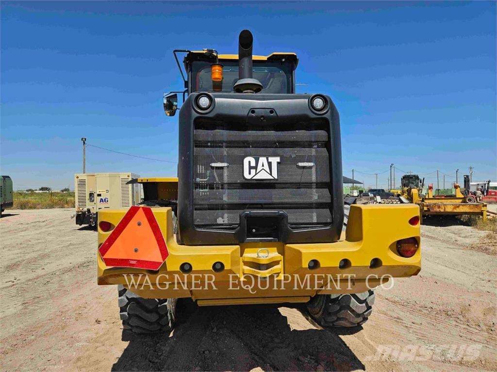 CAT 93814 Iekrāvēji uz riteņiem