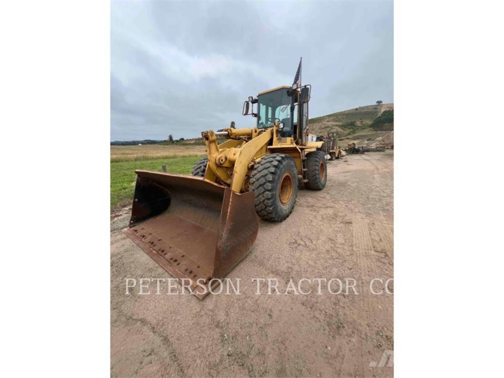 CAT 938F Iekrāvēji uz riteņiem