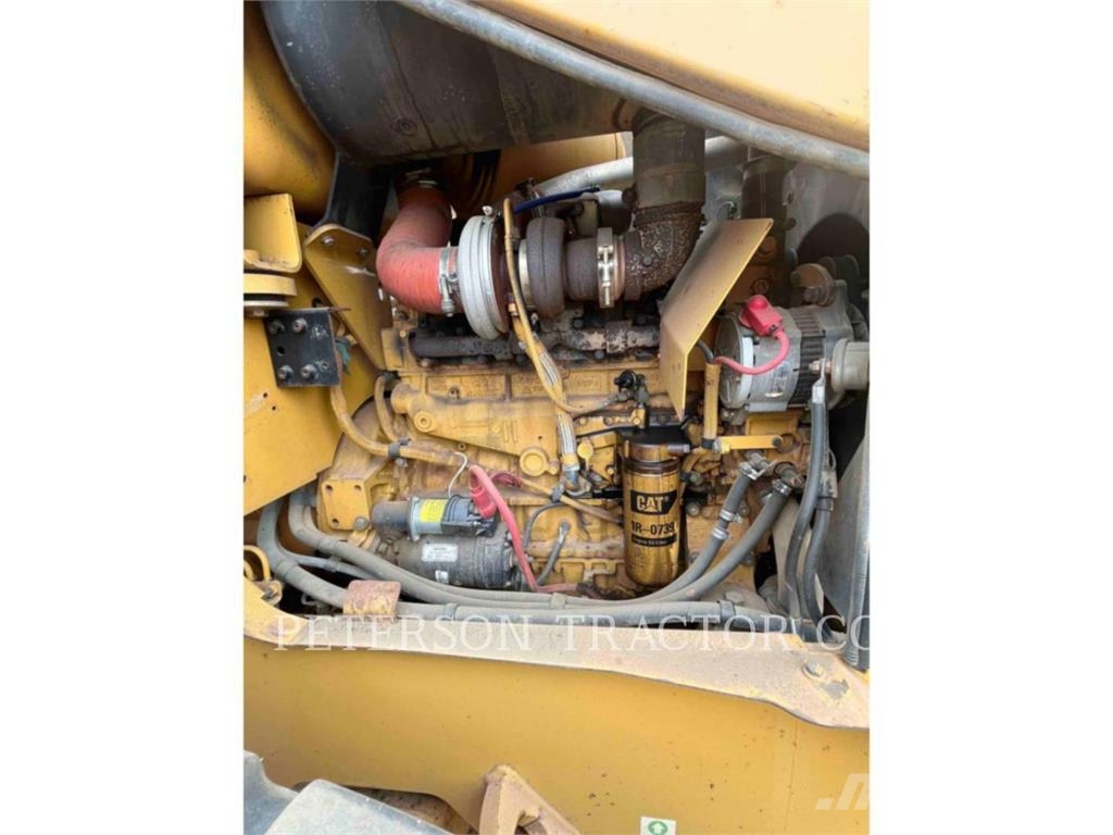 CAT 938F Iekrāvēji uz riteņiem