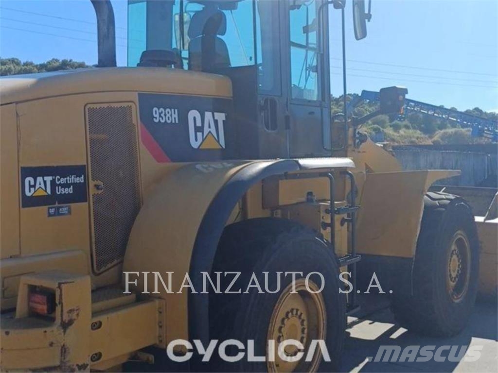 CAT 938H لوادر بعجل