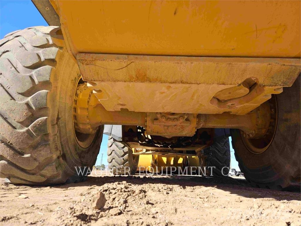 CAT 938M 휠로우더