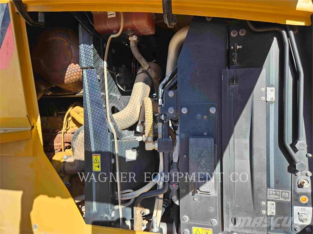 CAT 938M 휠로우더