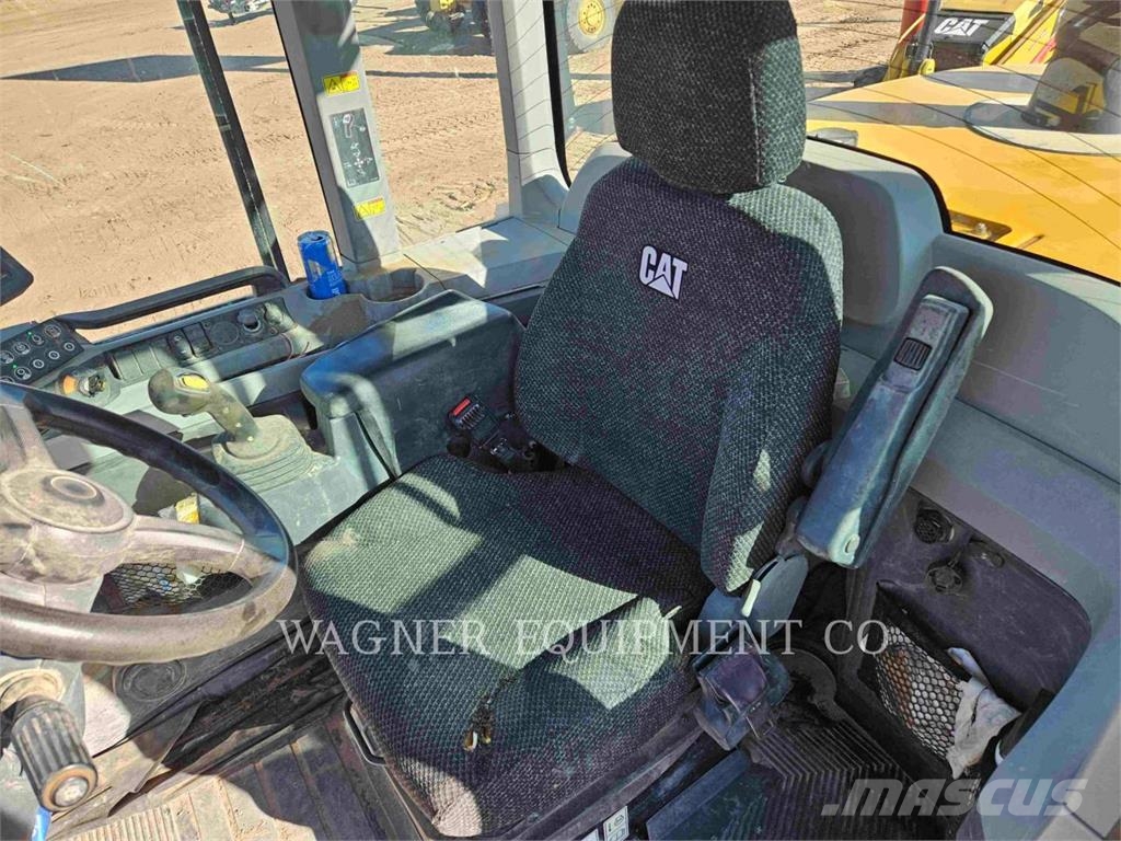 CAT 938M 휠로우더