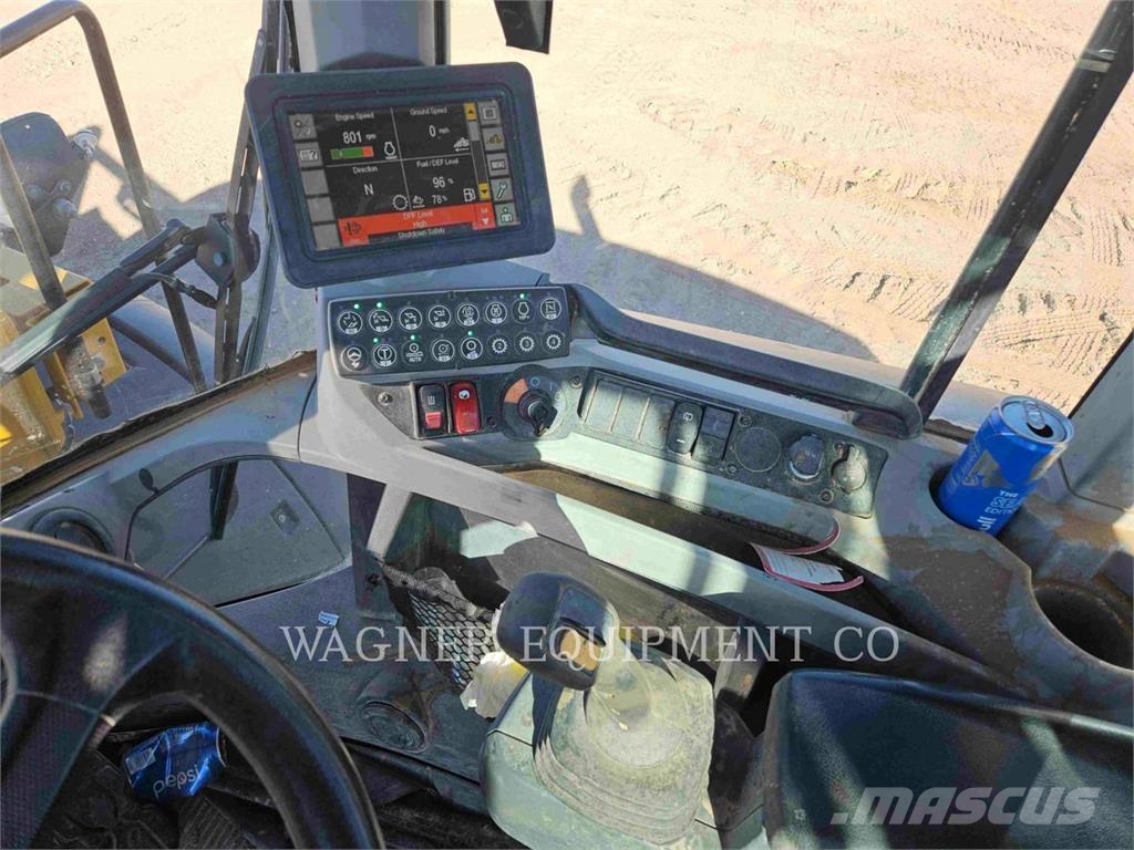 CAT 938M 휠로우더