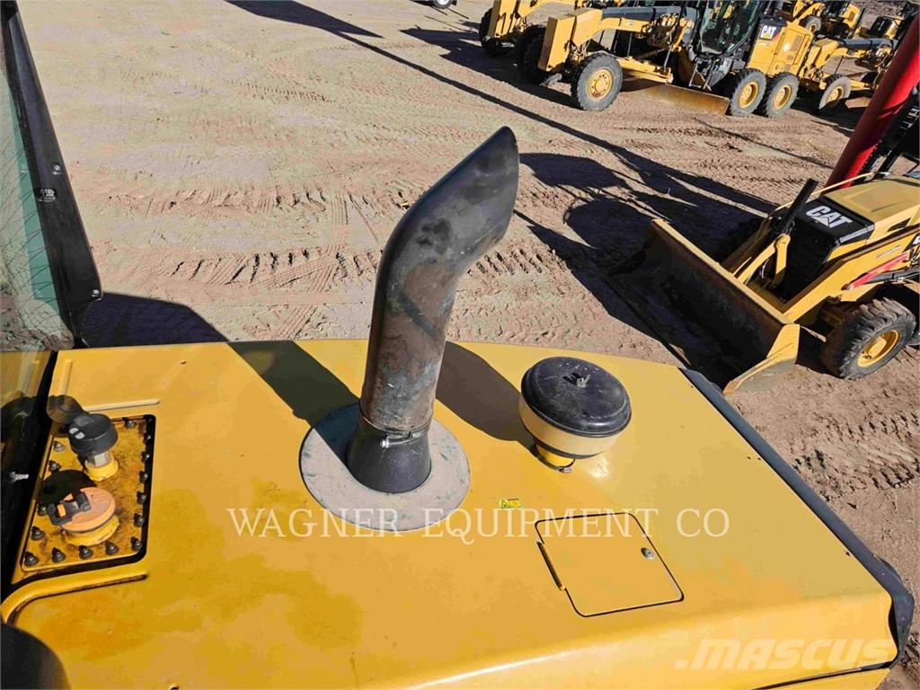 CAT 938M 휠로우더