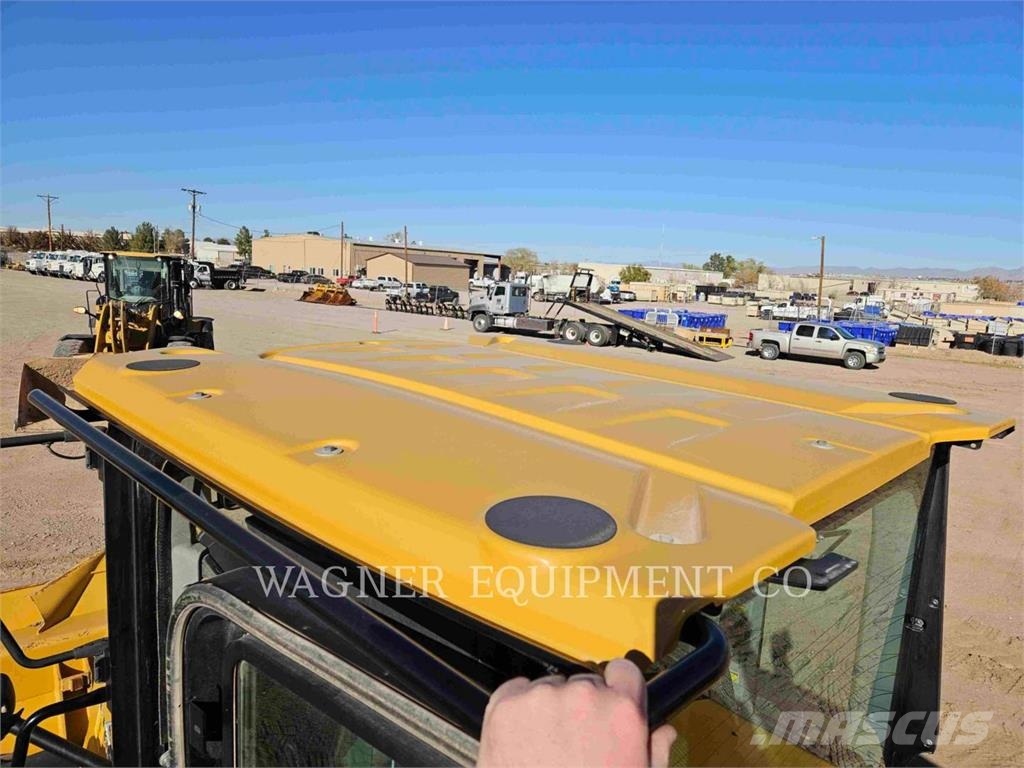 CAT 938M 휠로우더