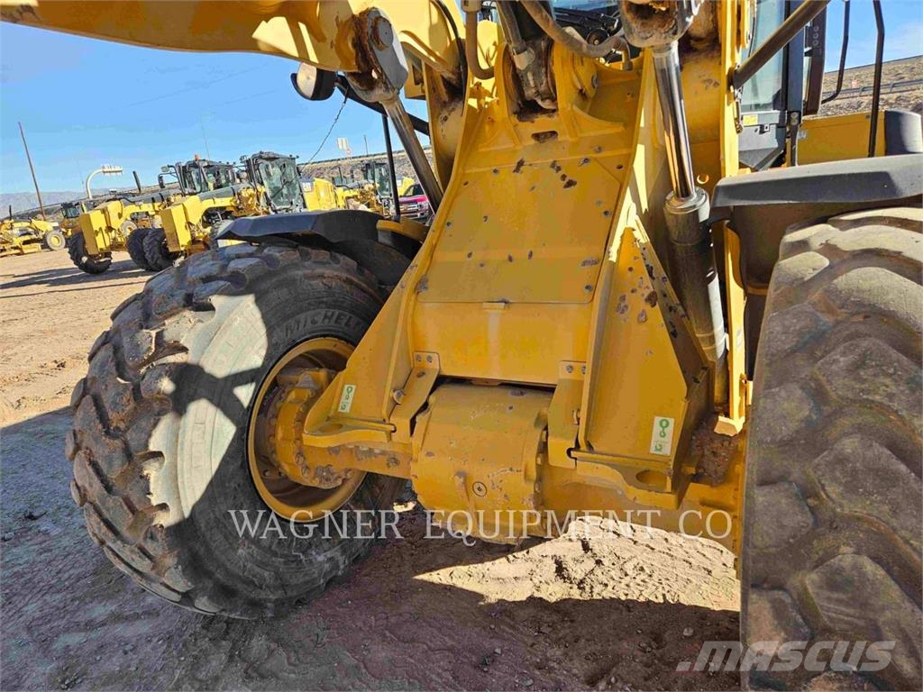 CAT 938M 휠로우더