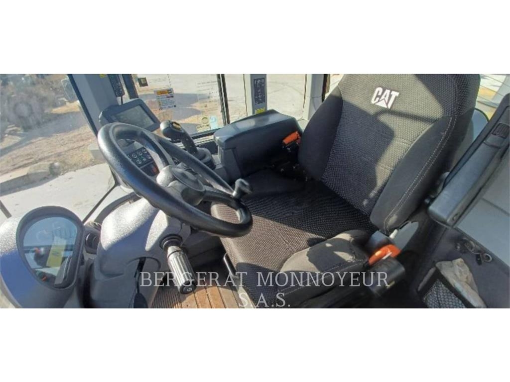 CAT 938M Kolesni nakladalci