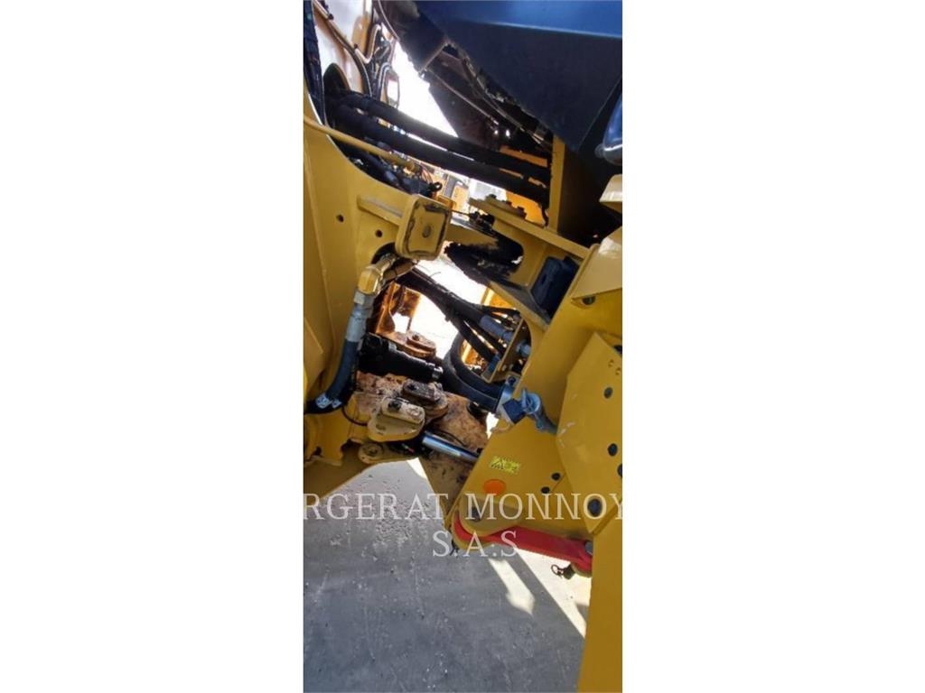 CAT 938M Kolesni nakladalci