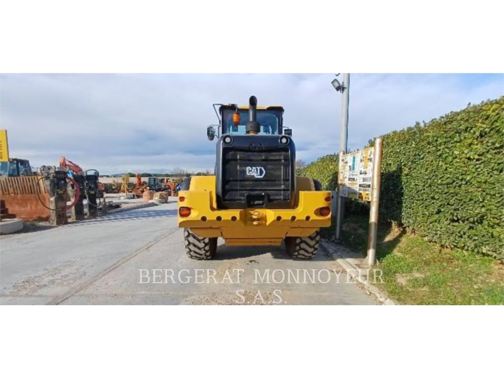 CAT 938M Kolesni nakladalci