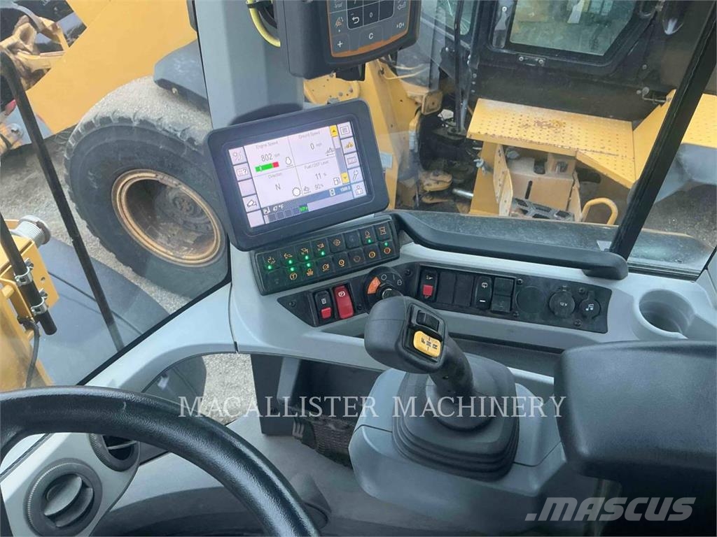 CAT 938M Wheel loaders