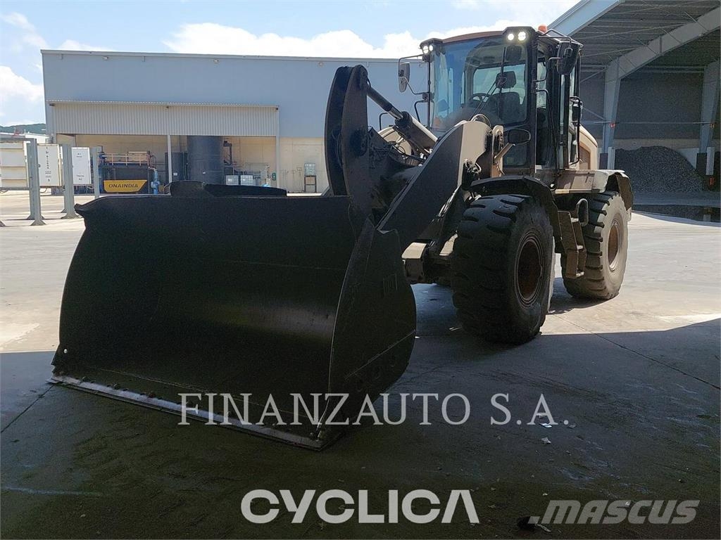 CAT 938M Tekerlekli yükleyiciler
