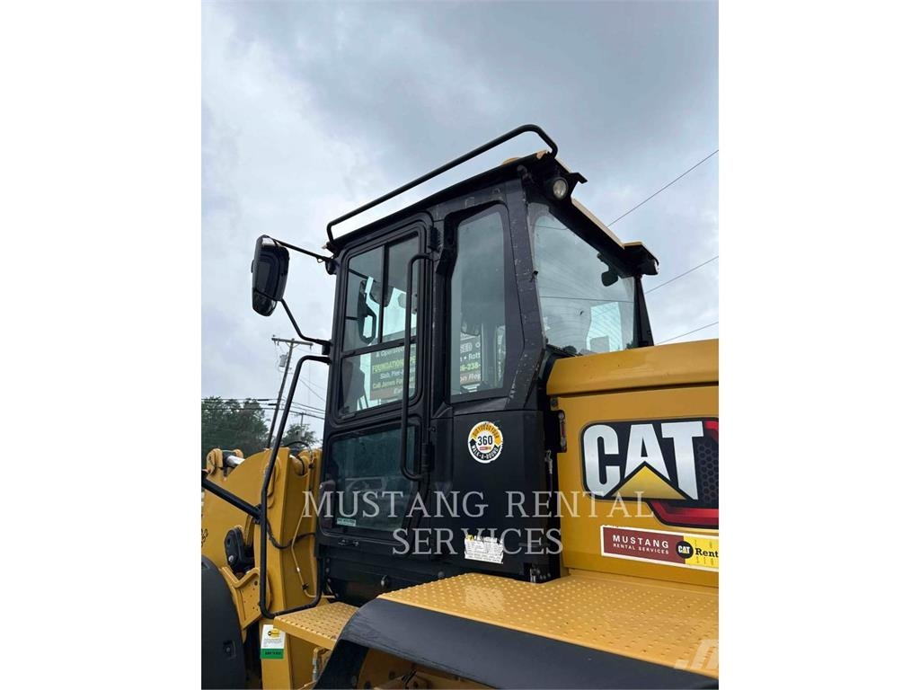 CAT 938M Ładowarki kołowe