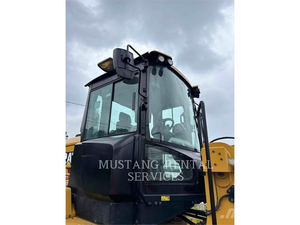 CAT 938M Ładowarki kołowe