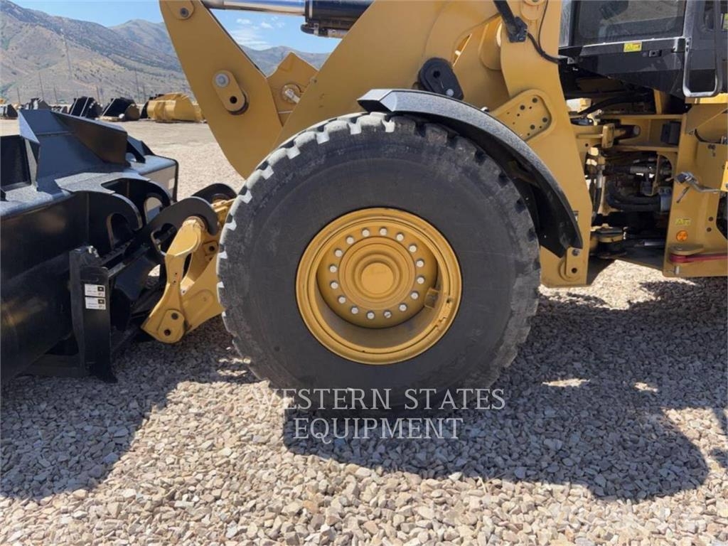 CAT 938M Radlader